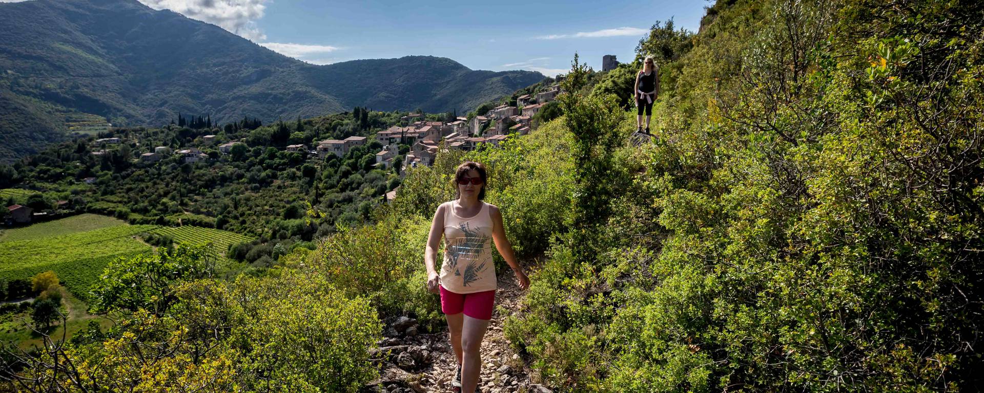 Hiking through Vieussan ©A.Allies-PaysHLV