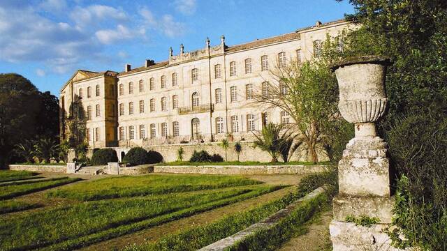 Le Chateau-abbaye de Cassan